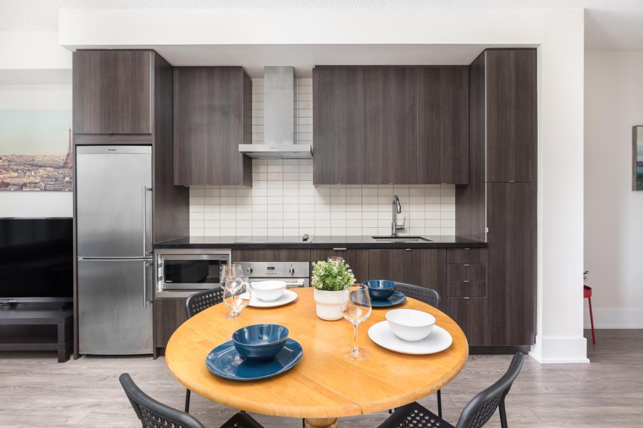 Across From The Cn Tower, Metro Toronto Convention Centre And Rogers Centre In Downtown Toronto Core Apartamento Exterior foto