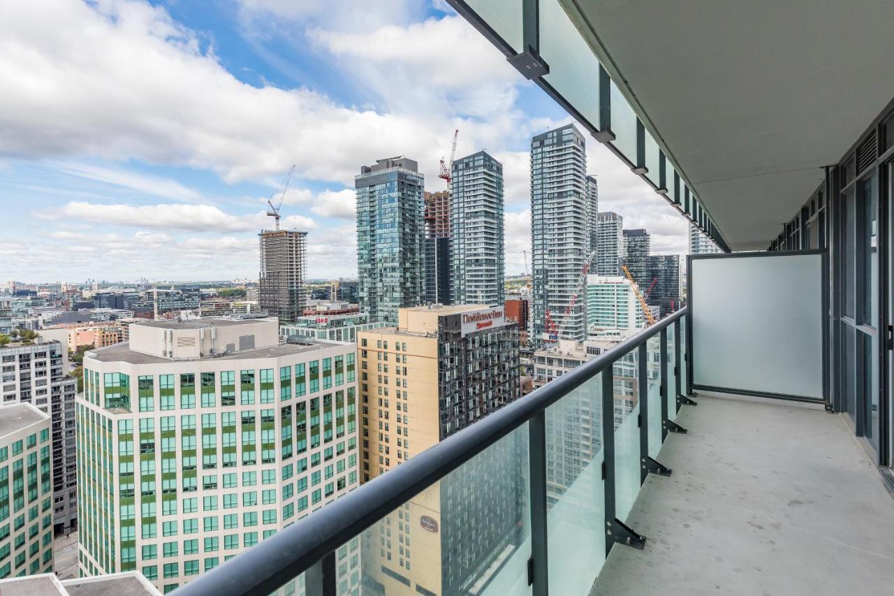 Across From The Cn Tower, Metro Toronto Convention Centre And Rogers Centre In Downtown Toronto Core Apartamento Exterior foto