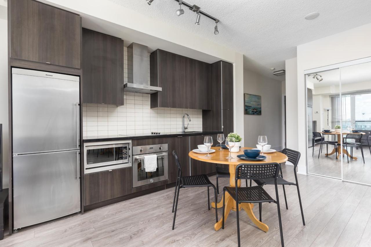Across From The Cn Tower, Metro Toronto Convention Centre And Rogers Centre In Downtown Toronto Core Apartamento Exterior foto