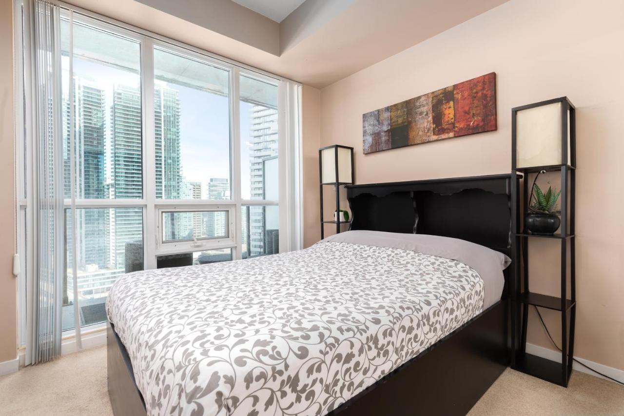 Across From The Cn Tower, Metro Toronto Convention Centre And Rogers Centre In Downtown Toronto Core Apartamento Exterior foto