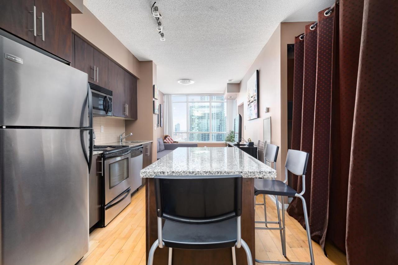 Across From The Cn Tower, Metro Toronto Convention Centre And Rogers Centre In Downtown Toronto Core Apartamento Exterior foto
