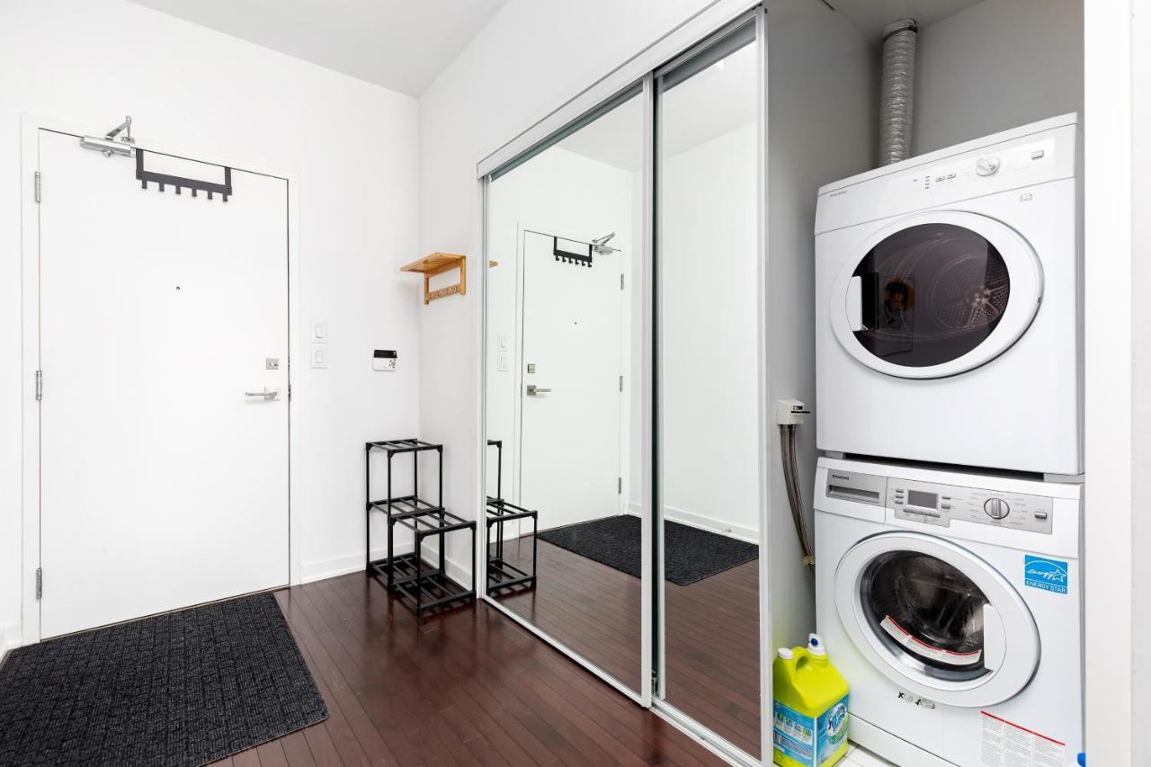 Across From The Cn Tower, Metro Toronto Convention Centre And Rogers Centre In Downtown Toronto Core Apartamento Exterior foto