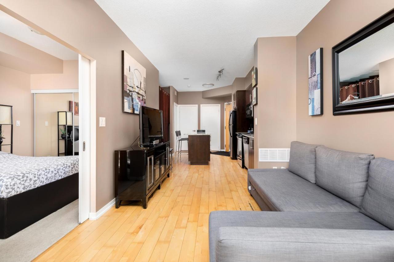 Across From The Cn Tower, Metro Toronto Convention Centre And Rogers Centre In Downtown Toronto Core Apartamento Exterior foto