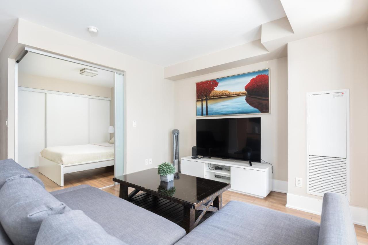 Across From The Cn Tower, Metro Toronto Convention Centre And Rogers Centre In Downtown Toronto Core Apartamento Exterior foto